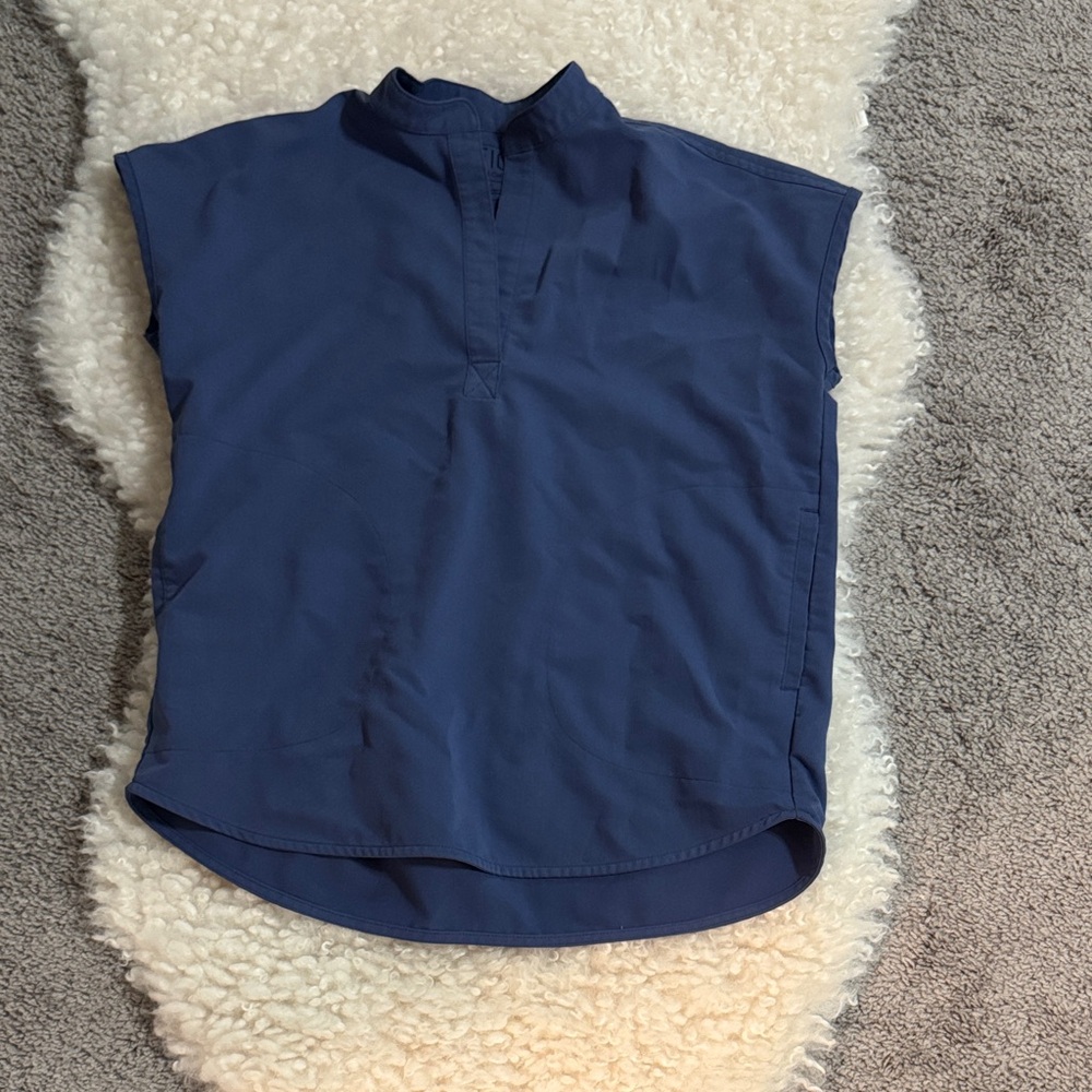 Figs Women's Top in Big Sky Blue